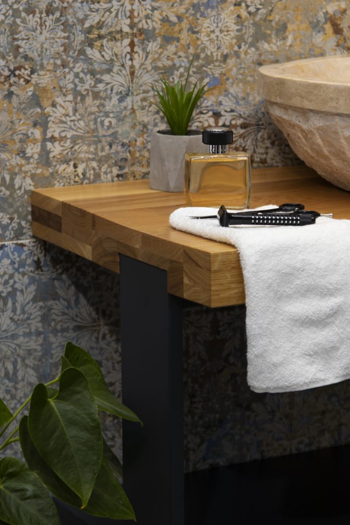 Materio Möbel Möbelbau Massivholz Tische Tischplatten Esstische Couchtische Fensterbänke Schreibtische Herborn Siegen Dillenburg